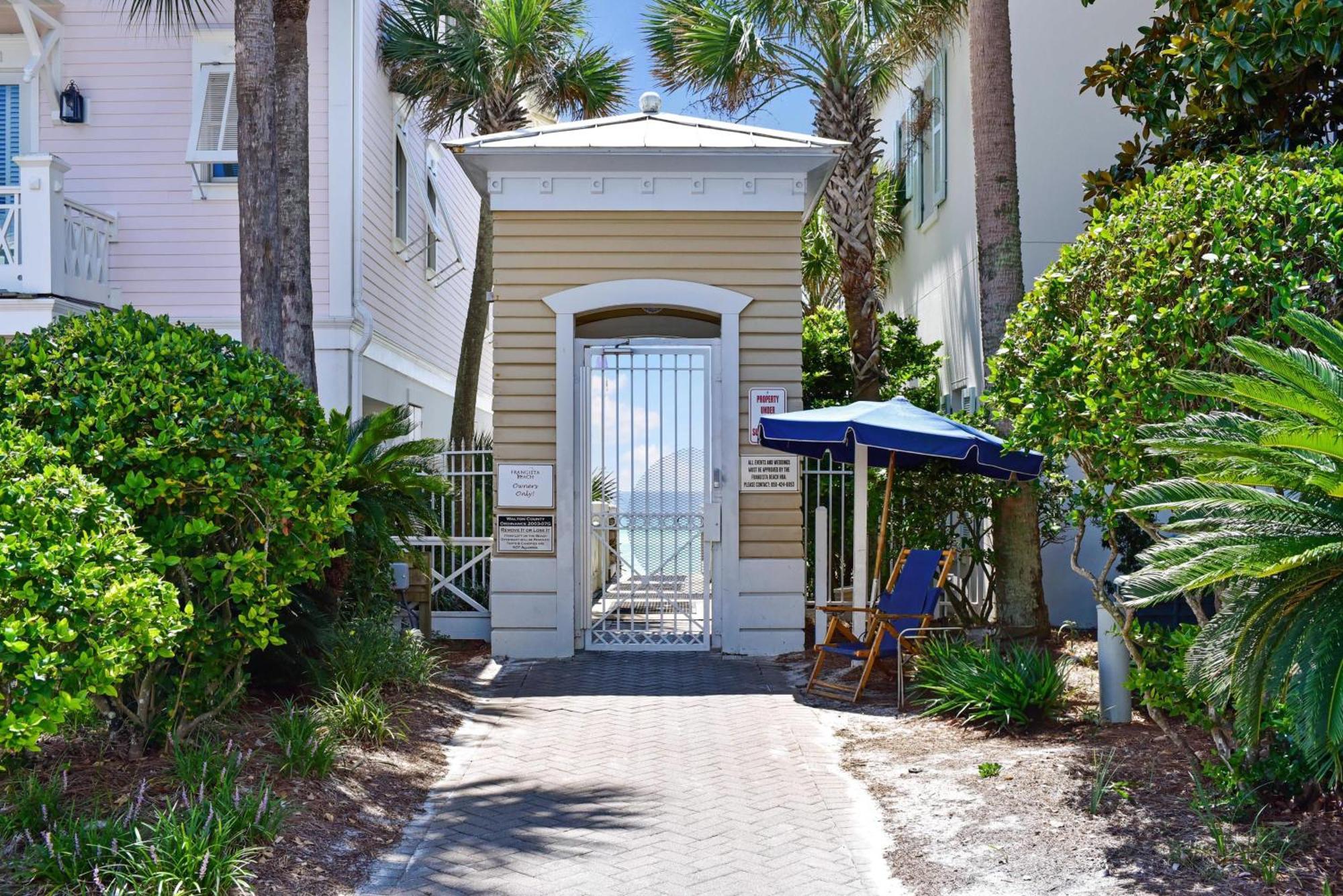 Vast Cay Castle With Private Beach And Game Room Destin Bagian luar foto